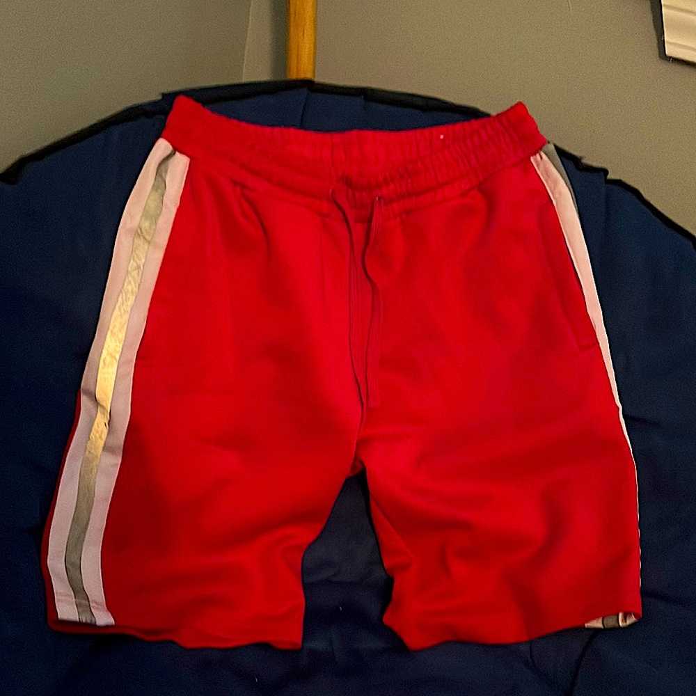 Red tricot shorts with stripes